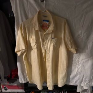 Columbia Men's Light Yellow Casual Button Down Shirt